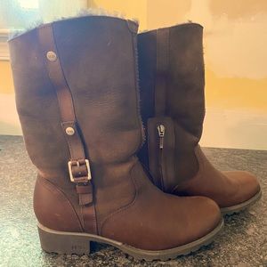 UGG 1914 BELLEVUE BOOTS